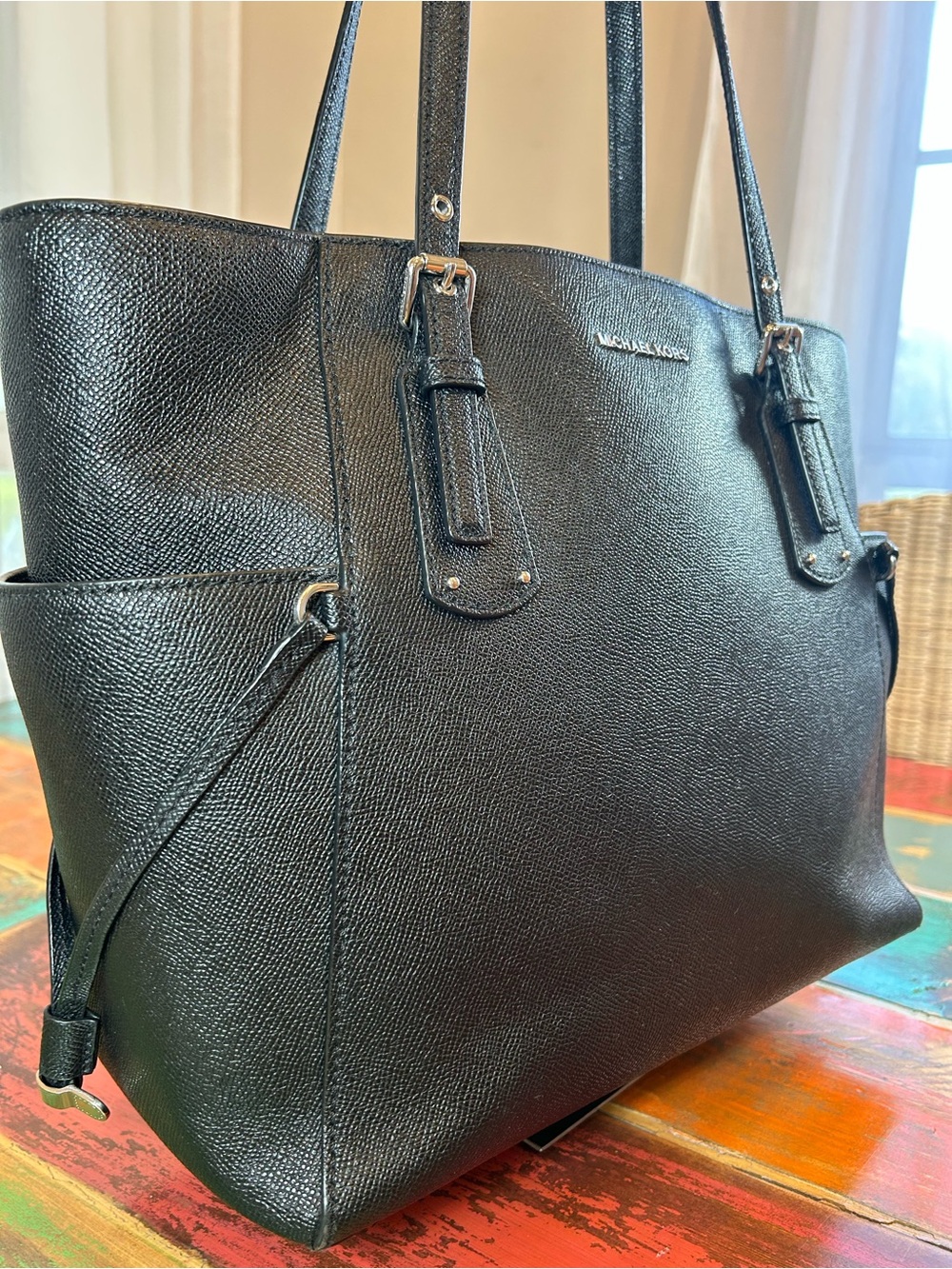 Michael Kors Voyager Large Saffiano Leather Tote Bag Black Discontinued EUC - Picture 2 of 16